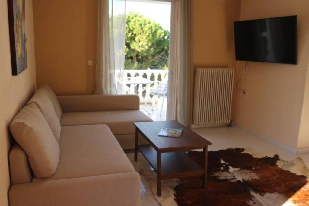 Anestis Apartment Akrata Exteriör bild
